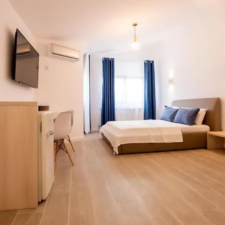 Ines - Mamaia Nord 3*