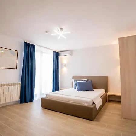 Ines - Mamaia Nord 3* Năvodari