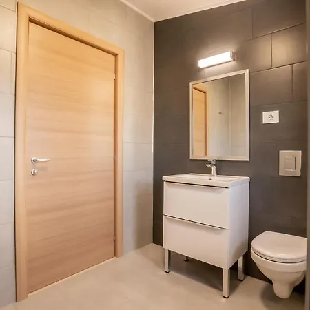 Ines - Mamaia Nord Guest house 3*